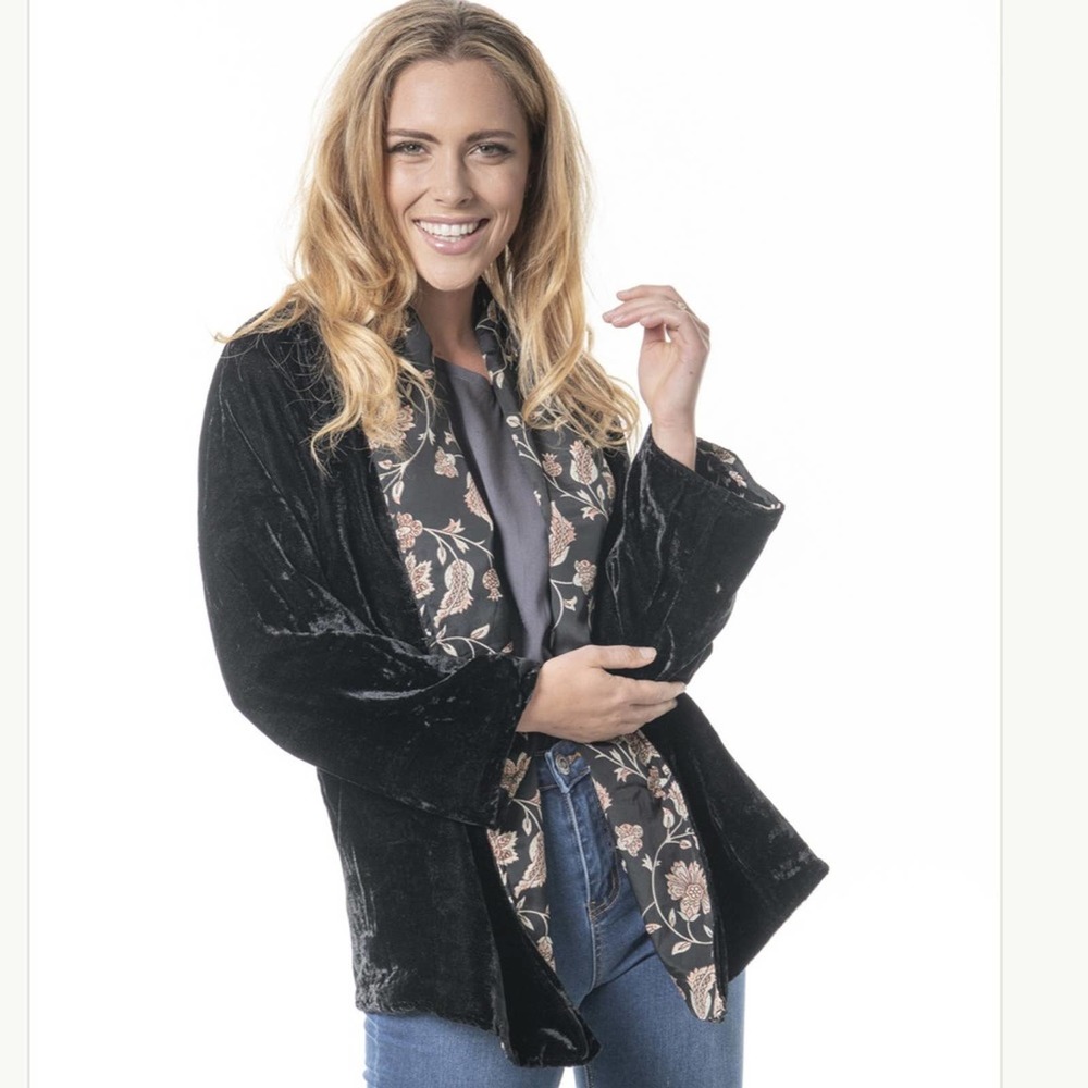 Cienna NWT  Reversible Velvet Jacket Women’s - Size Small/Medium - Picture 2 of 9